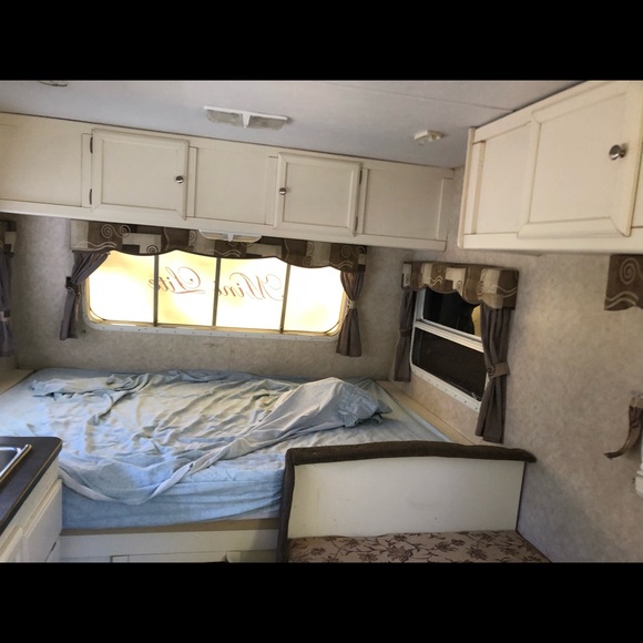 Rockwood camper - Picture 7 of 9